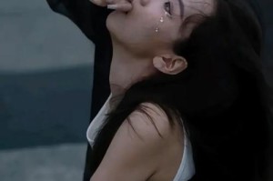 深夜沦陷：暗夜中的情感漩涡
