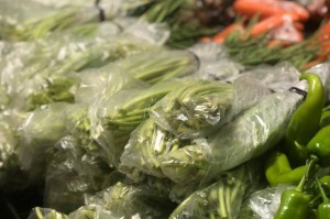 蒜苔不能走绿通？收费站回应七问，收费站七问回应，蒜苔绿通通行争议