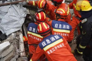 事故现场与初步救援，事故现场救援，初步行动锁定关键线索