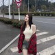 网络热议，女孩街拍爆红背后的流量密码，流量密码拆解，当街拍美学遇见社交传播的破圈逻辑