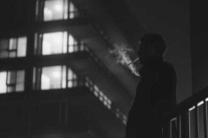 深夜寂寞：一个人的独处时光