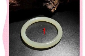 清水玉：天然美玉的纯净魅力与收藏价值