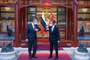 金正恩与谢尔盖·拉夫罗夫的暗黑同盟，朝俄如何改写全球战略版图？朝俄核武合作与金正恩-拉夫罗夫同盟，重构亚太战略平衡的关键变量