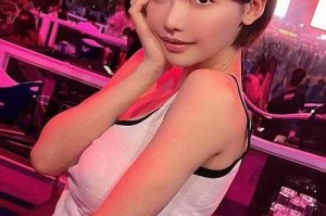 深田咏美作品风格对比分析