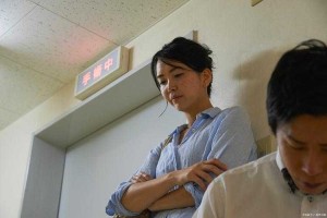 淑蓉办公室献身记：痒意难耐的隐秘情事