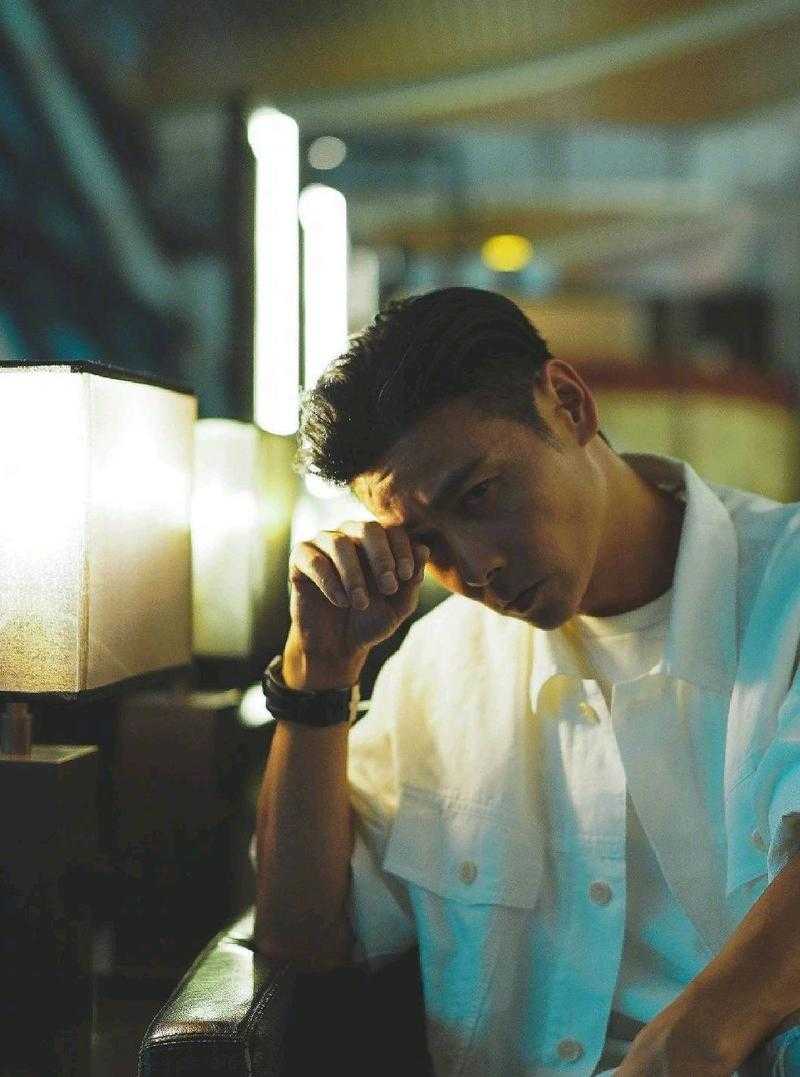 张晋《九龙不败》发型盘点:硬汉造型与时尚发型的完美结合