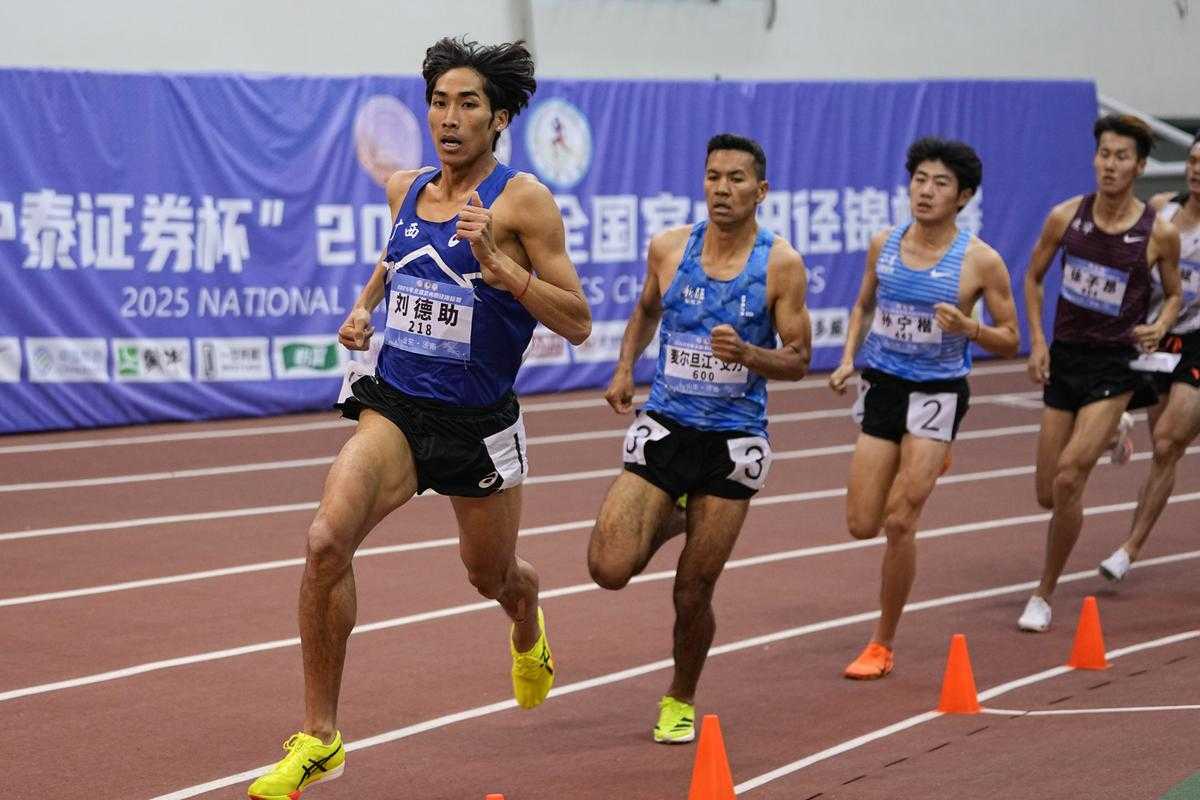 2025蹲踞式起跑革新与选手突破