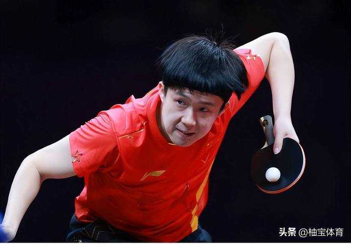 王楚钦高抛背后发球，赛场上的艺术与力量