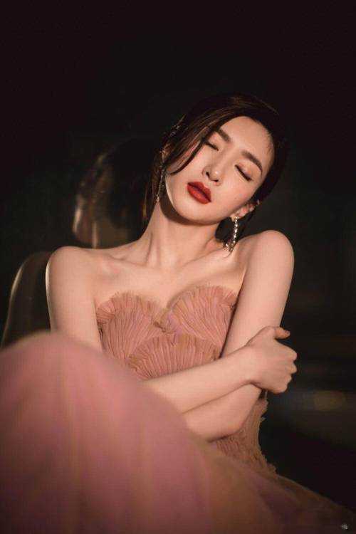 江疏影绝美瞬间完整视频 女神惊艳全场