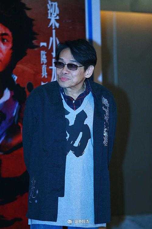 泰迪罗宾:香港乐坛传奇音乐人的故事
