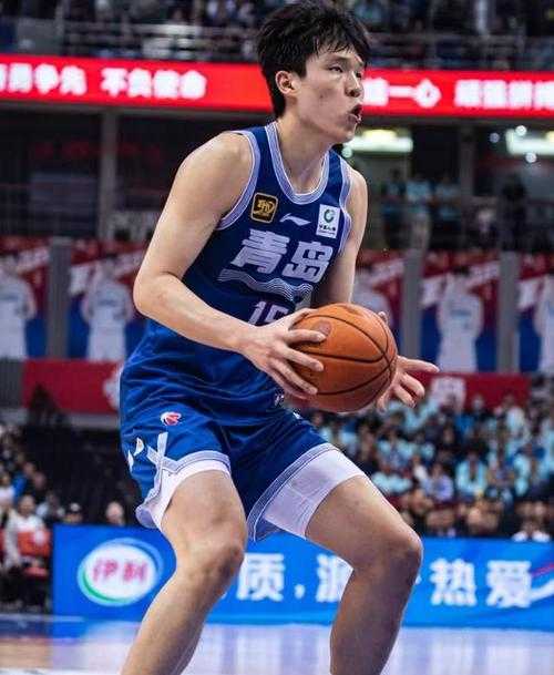 杨瀚森入选中国球员第九位里程碑,从青训新星到国家队核心