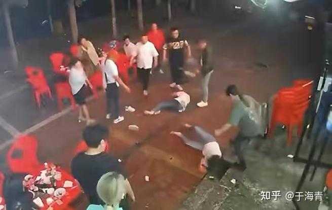 南京红老头黑作坊落网，食品安全事件引发全民关注