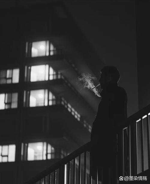 深夜寂寞：一个人的独处时光
