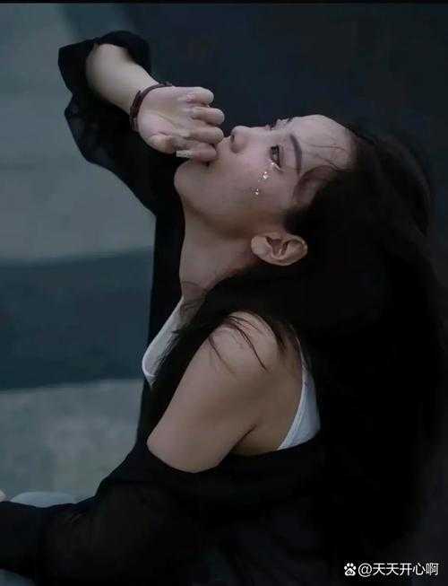 深夜沦陷：暗夜中的情感漩涡