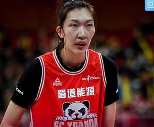 女篮输日本韩旭泪洒发布会,一场失利背后的技术差距与成长启示