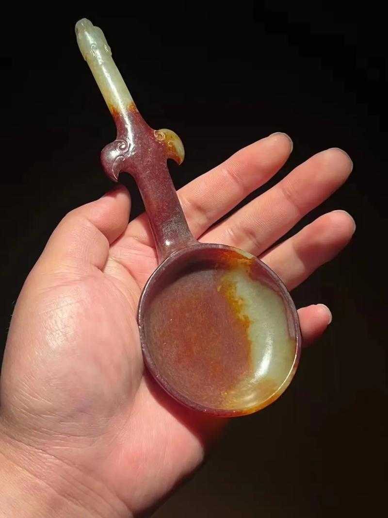 清代嬷嬷玉勺挖花珠工艺解析