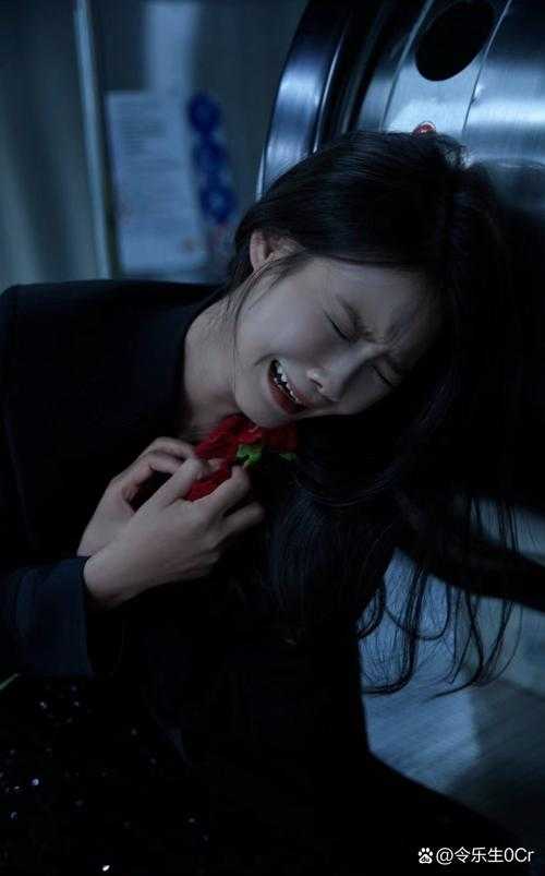 清冷美人被番cao哭的凄美瞬间